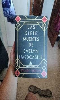 Las siete muertes de Evelyn Hardcastle