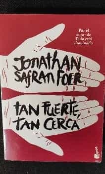 Tan fuerte, tan cerca