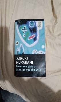 Crónica del pájaro que da cuerda al mundo