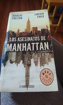 Los Asesinatos De Manhattan  The Cabinet of Curiosities (Bestseller)