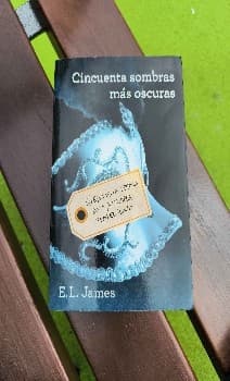 Cincuenta sombras más oscuras