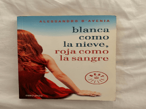 Blanca como la nieve roja como la sangre