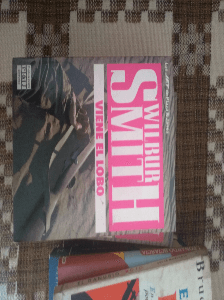 VIENE EL LOBO por WILBUR SMITH (Los Jet de Plaza Y Janes nº139/6) 1991