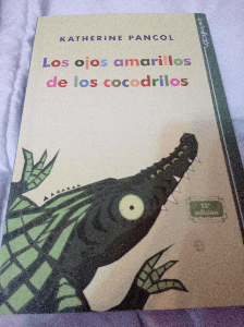 Los ojos amarillos de los cocodrilos