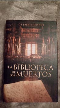 La biblioteca de los muertos