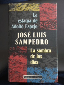 La estatua de Adolfo Espejo // La sombra de los días