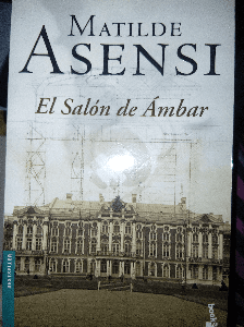 El Salon De Ambar / the Amber Salon (Bolsillo)