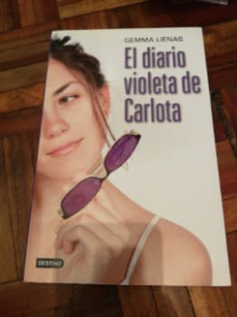 El diario violeta de Carlota