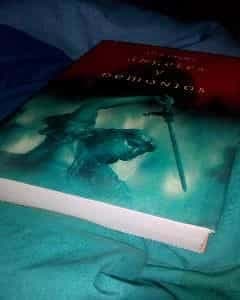 Ángeles y demonios