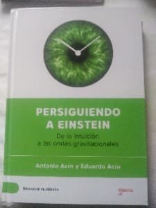 Persiguiendo a Einstein