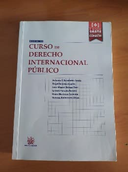 Curso de derecho internacional público