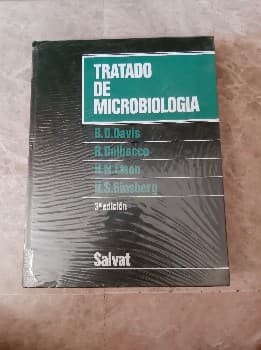 Tratado de microbiología