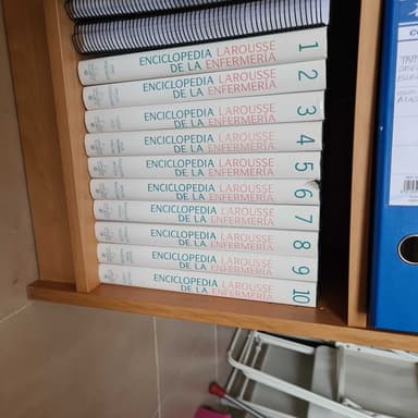 Enciclopedia Larousse de la enfermería
