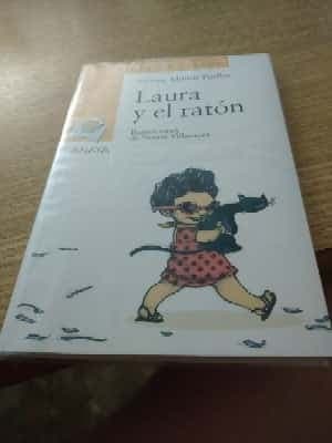 Laura Y El Raton / Laura and the Mouse (Sopa De Libros / Books Soup)