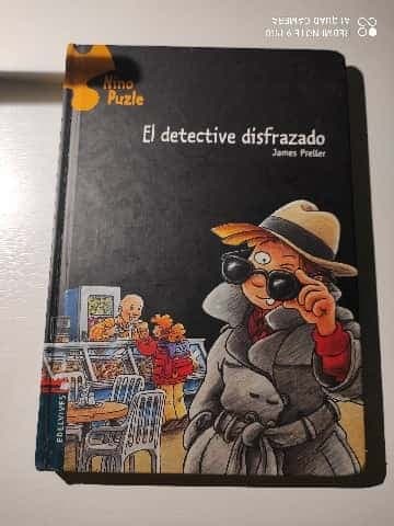 el detective disfrazado