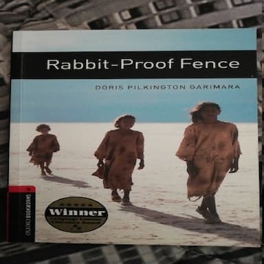 Oxford Bookworms Library: Stage 3: Rabbit-Proof Fence