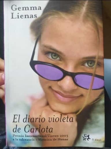 El diario violeta de Carlota. 