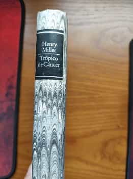 Henry Miller. Trópico de Cáncer prólogo de Vargas Llosa. Biblioteca de Plata C. Lectores 1988.