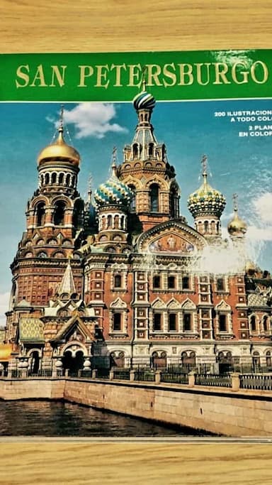 Libro Guía  San Petersburgo 